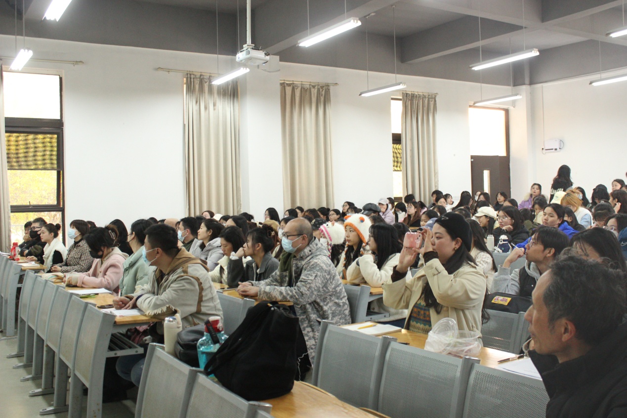 讲座照片3.jpg
